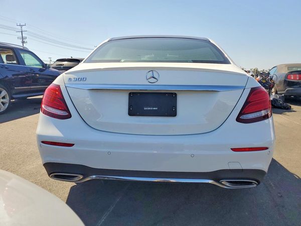 2018 MERCEDES-BENZ E E300
