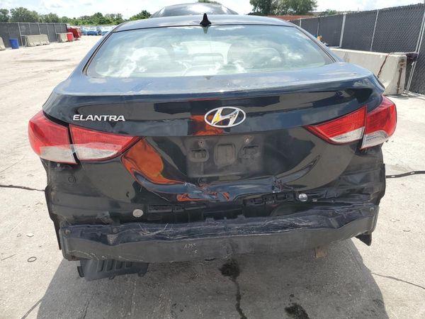 2013 HYUNDAI ELANTRA