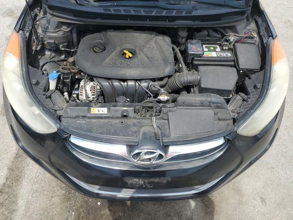 2013 HYUNDAI ELANTRA