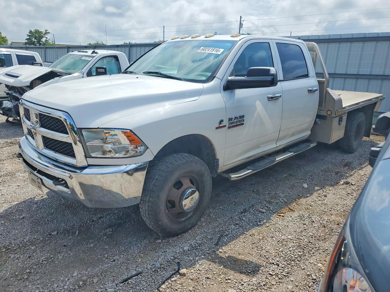2015 RAM 3500 CREW CAB CHASSIS 4X4