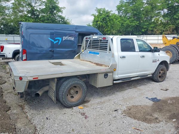 2015 RAM 3500 CREW CAB CHASSIS 4X4
