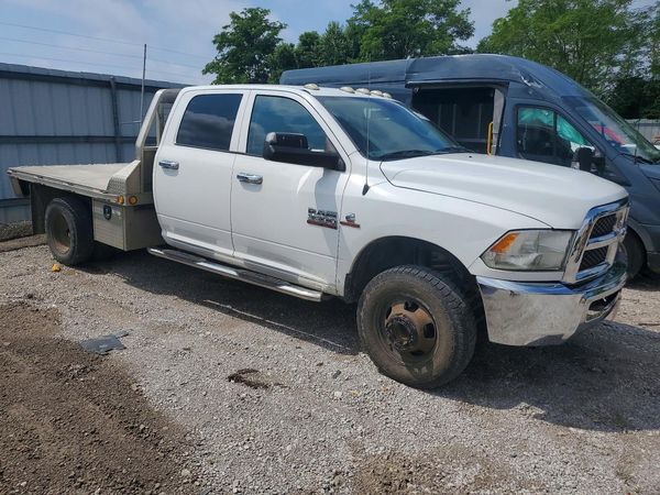 2015 RAM 3500 CREW CAB CHASSIS 4X4