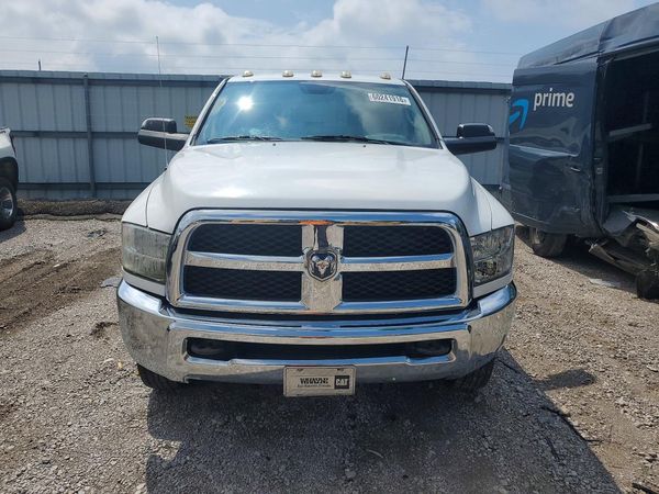 2015 RAM 3500 CREW CAB CHASSIS 4X4