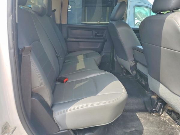 2015 RAM 3500 CREW CAB CHASSIS 4X4