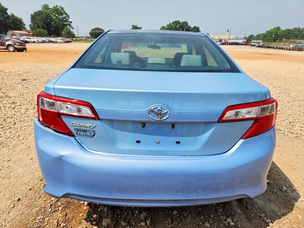 2014 TOYOTA CAMRY
