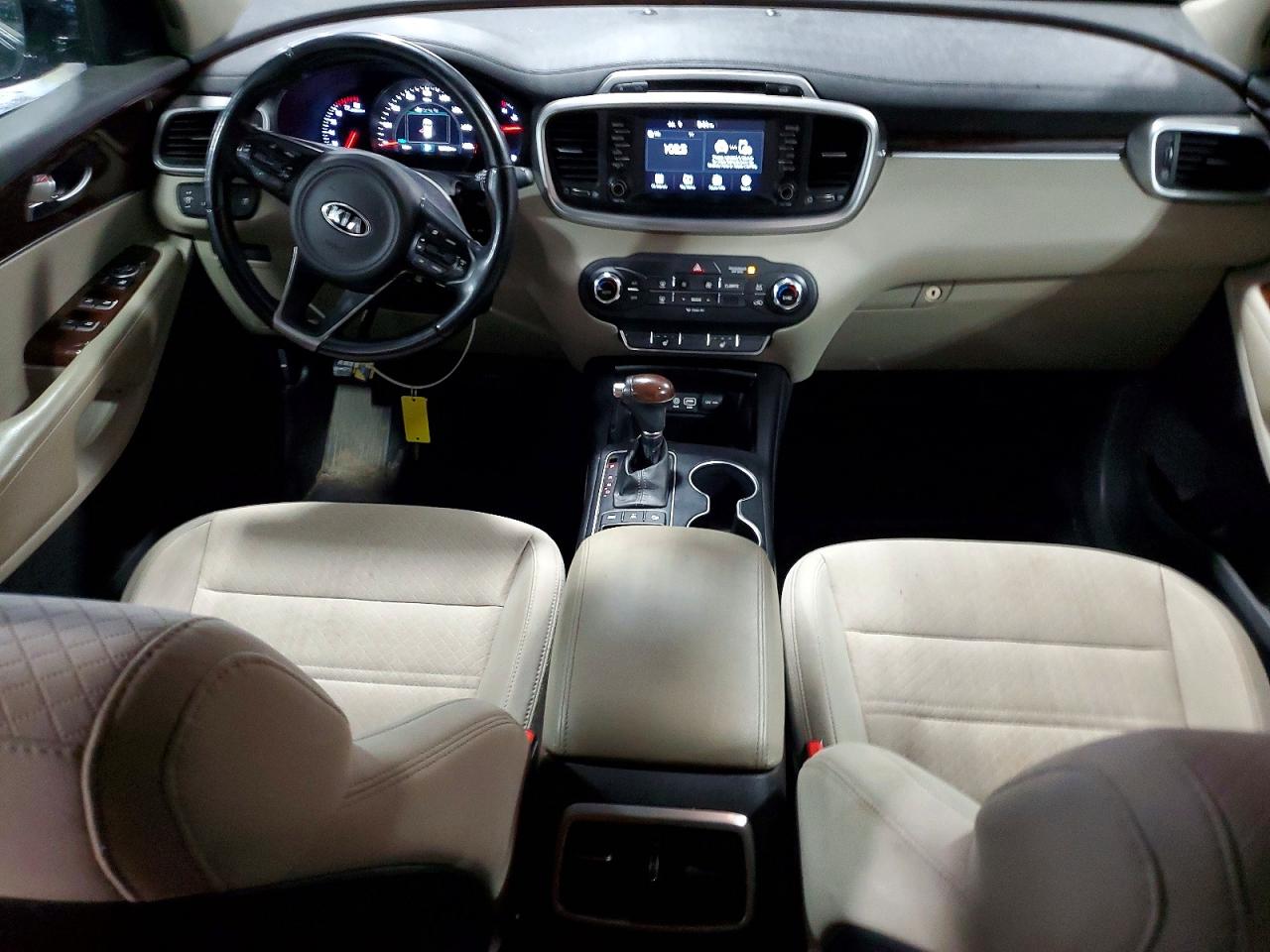 2018 KIA SORENTO L, LX