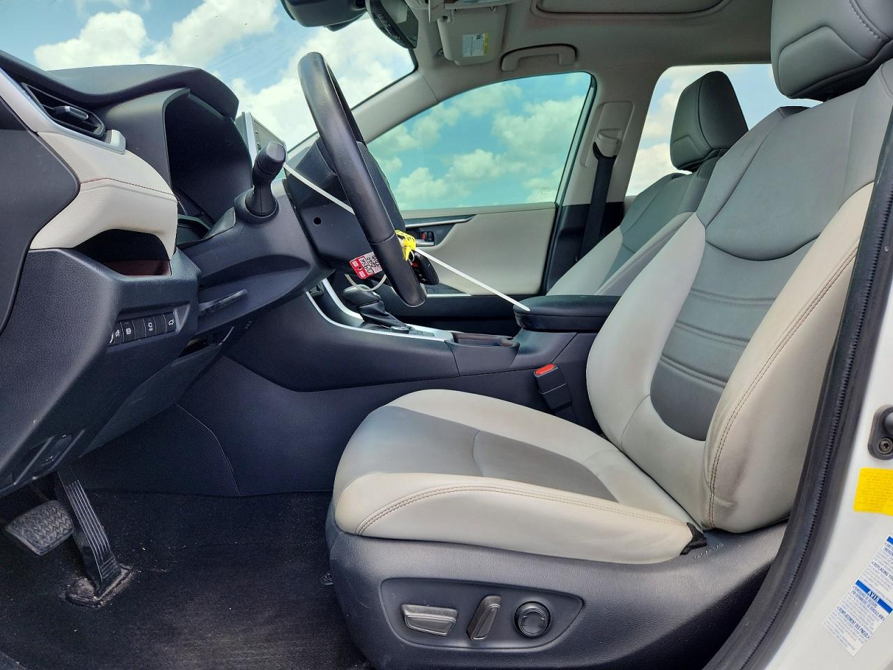 2020 TOYOTA RAV4 Limited HV