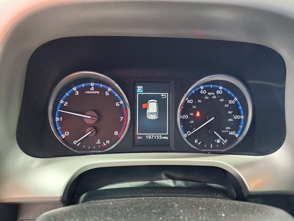 2016 TOYOTA RAV4 XLE (M Grade)