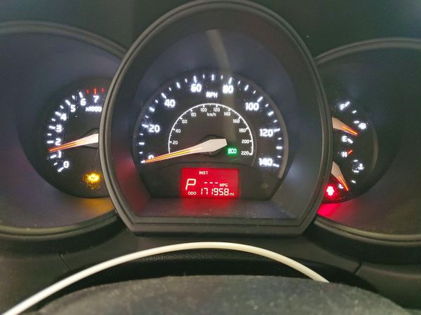 2015 KIA RIO GL - Middle-low