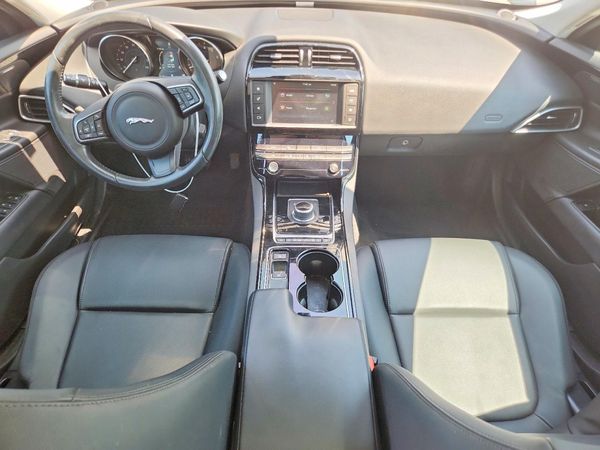 2017 JAGUAR XE