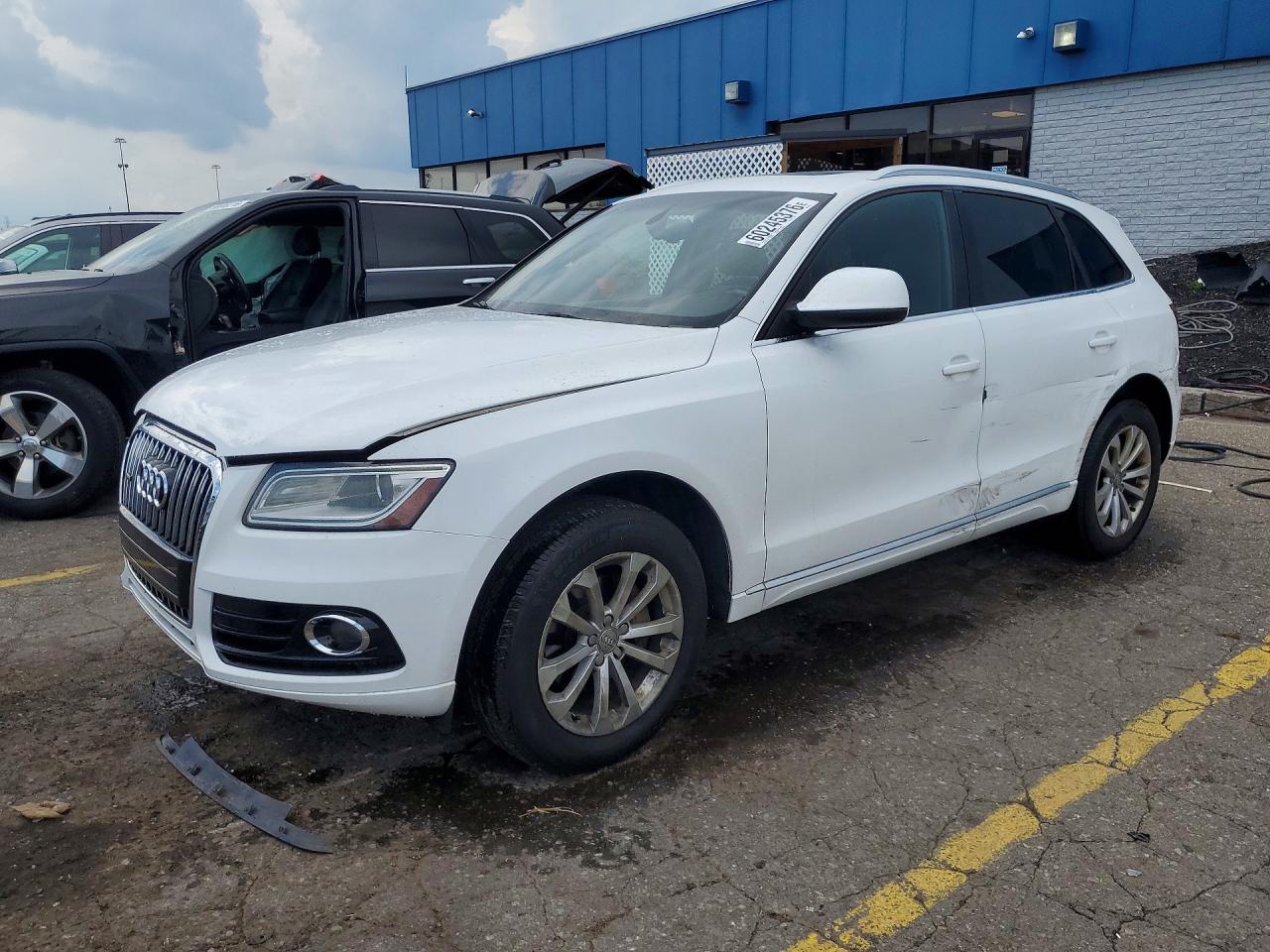 2013 AUDI Q5 Premium Plus