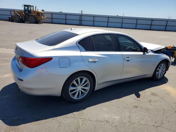 2015 INFINITI Q50