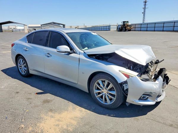 2015 INFINITI Q50