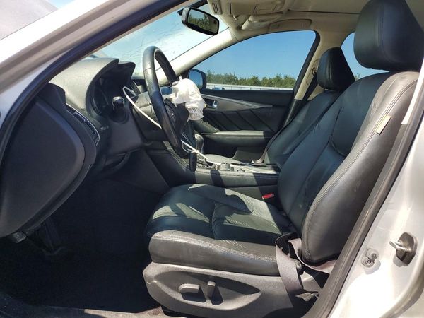 2015 INFINITI Q50
