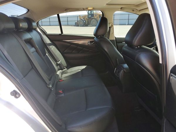 2015 INFINITI Q50