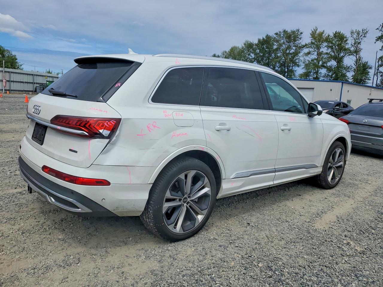 2021 AUDI Q7 quattro Premium Plus