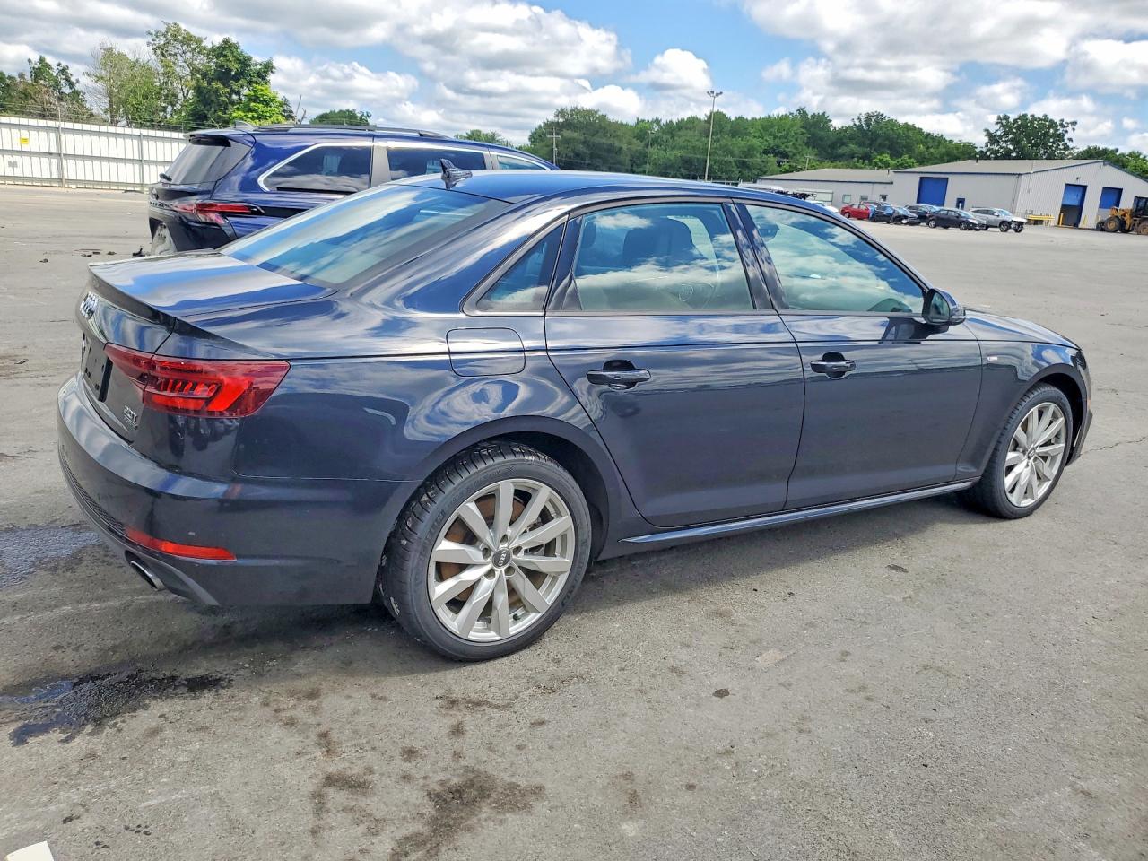 2018 AUDI A4 quattro Premium