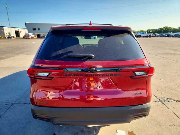 2026 TOYOTA GRAND HIGHLANDER