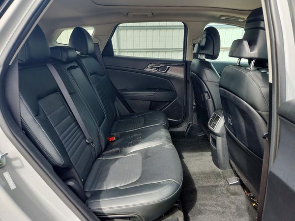2023 KIA SPORTAGE SX-PRESTIGE or SX-P