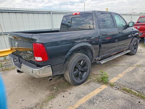2017 RAM 1500 SLT