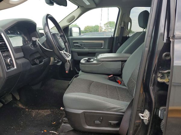 2017 RAM 1500 SLT