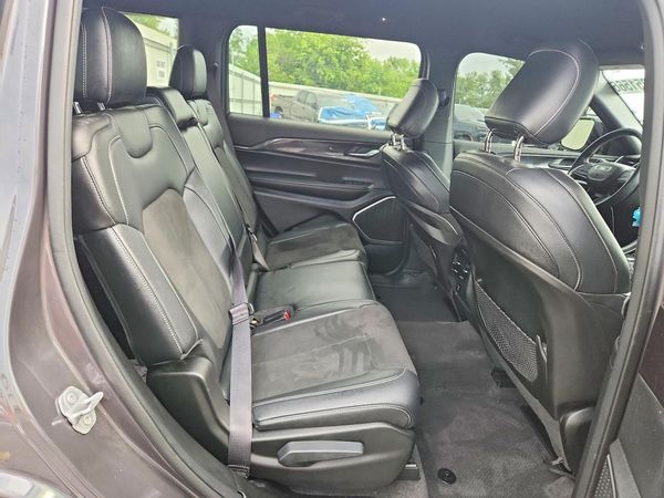 2022 JEEP GRAND CHEROKEE L LAREDO 4X4