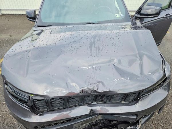 2022 JEEP GRAND CHEROKEE L LAREDO 4X4