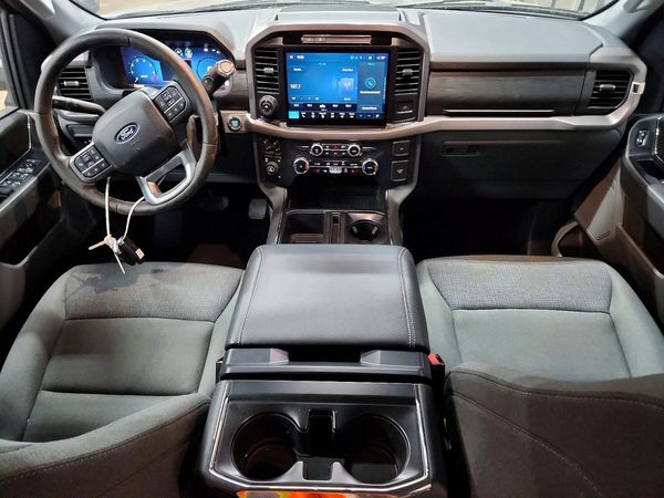2025 FORD F150 XLT