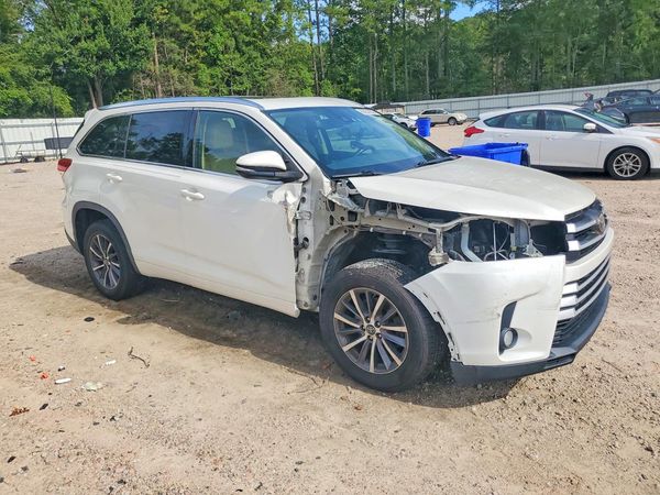 2017 TOYOTA HIGHLANDER SE/XLE