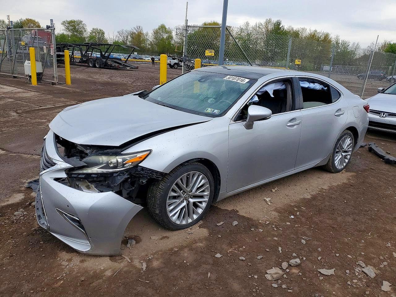 2016 LEXUS ES