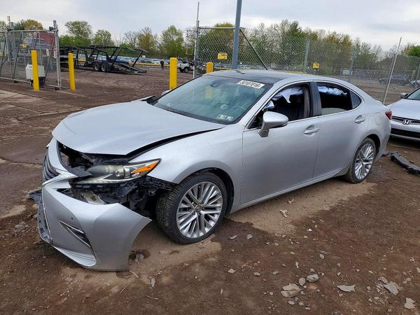 2016 LEXUS ES