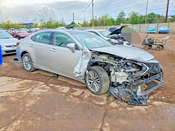2016 LEXUS ES
