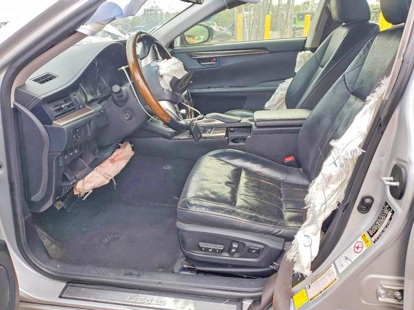 2016 LEXUS ES
