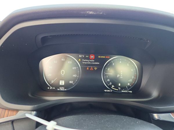 2022 VOLVO S60