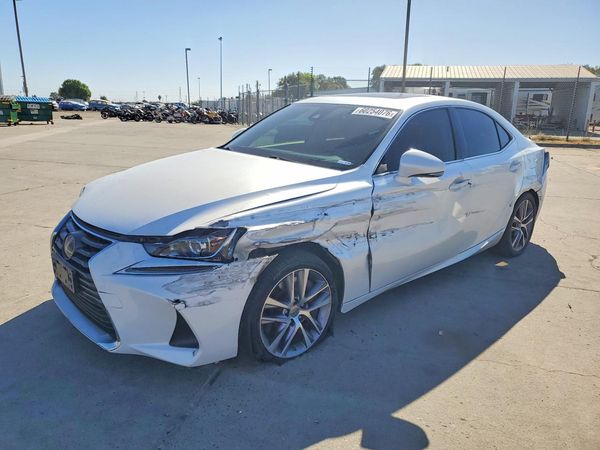 2019 LEXUS IS