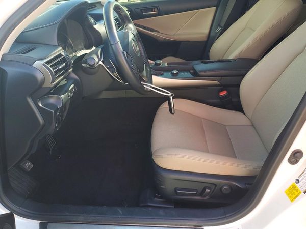 2019 LEXUS IS 300