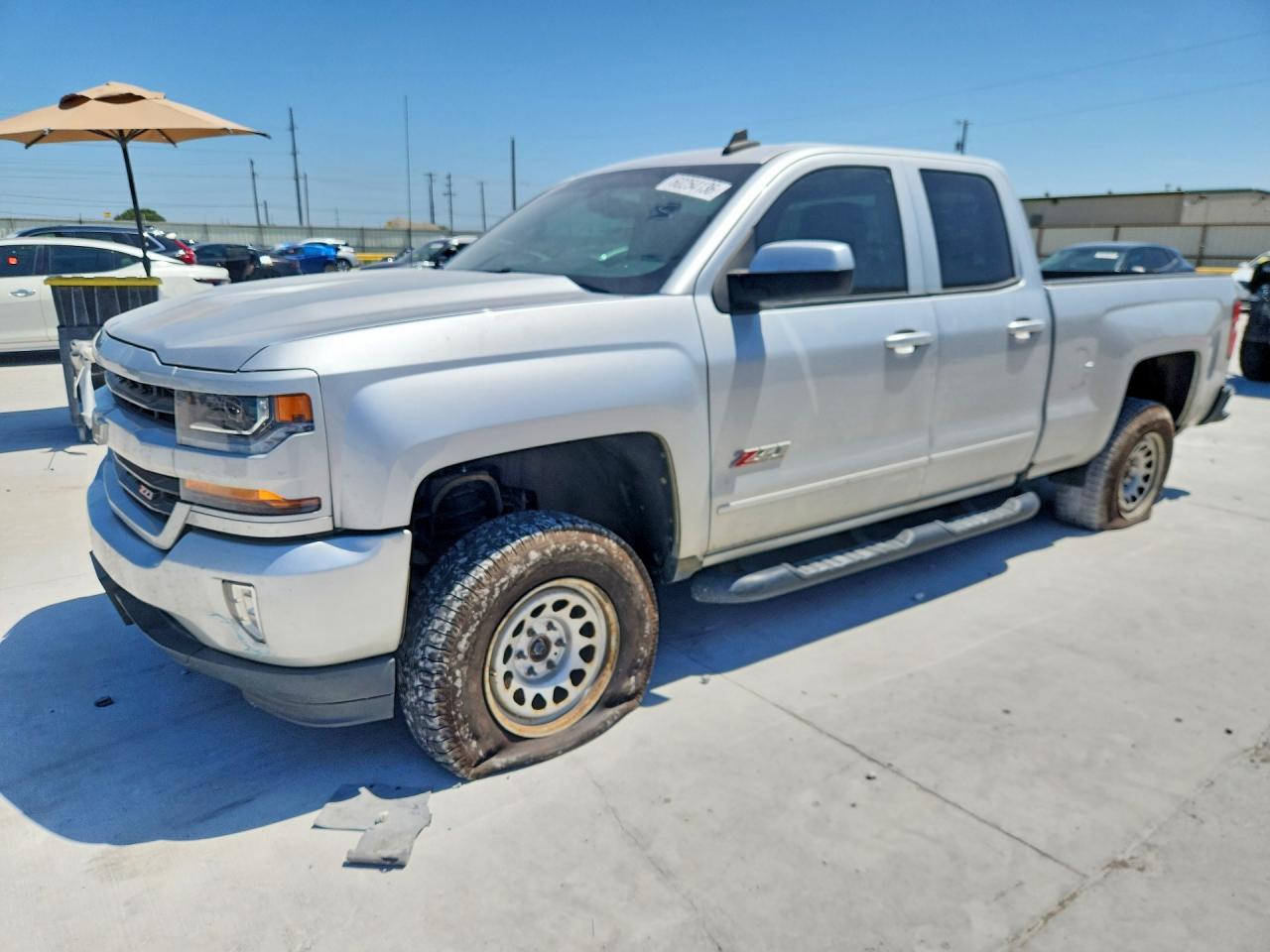 2019 CHEVROLET SILVERADO LT — Front 3/4