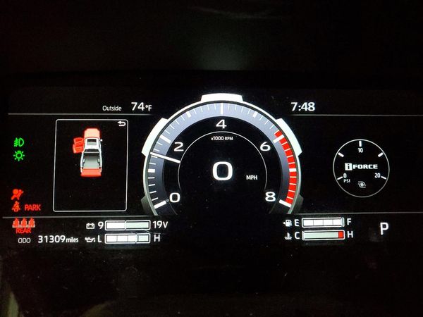 2025 TOYOTA TUNDRA Limited, Platinum