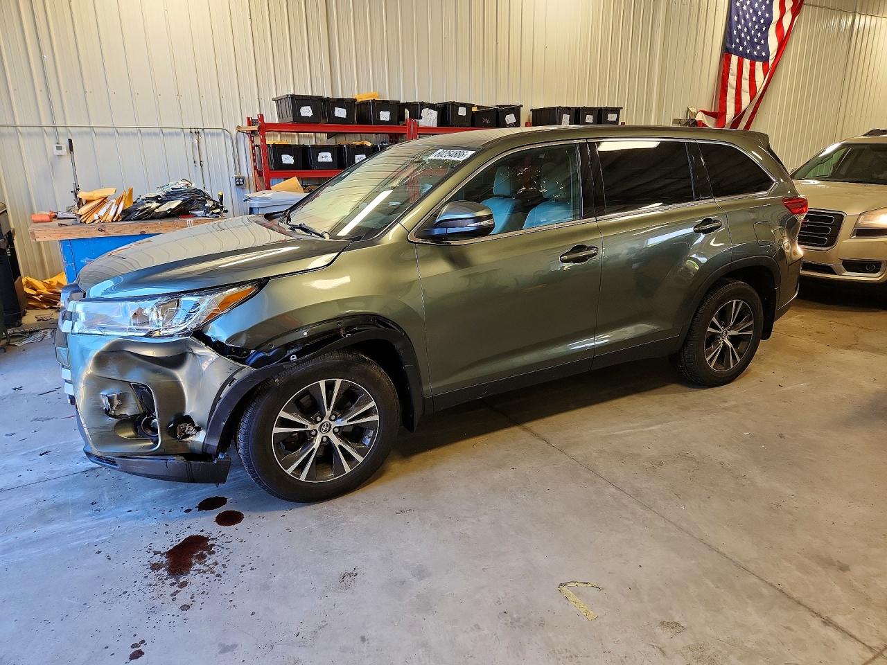 2019 TOYOTA HIGHLANDER LE/LE Plus