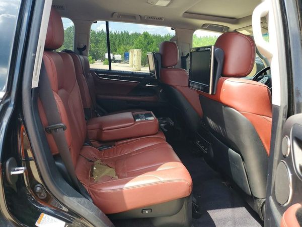 2017 LEXUS LX