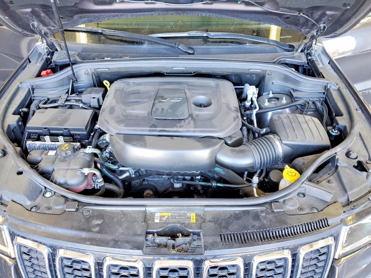 2021 JEEP GRAND CHEROKEE LAREDO 4X4