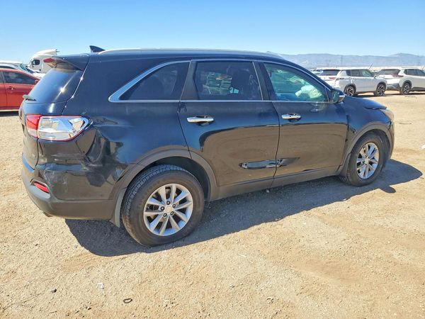 2017 KIA SORENTO L, LX
