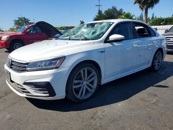 2018 VOLKSWAGEN PASSAT S, R-Line