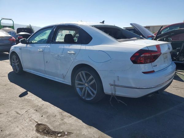 2018 VOLKSWAGEN PASSAT S, R-Line