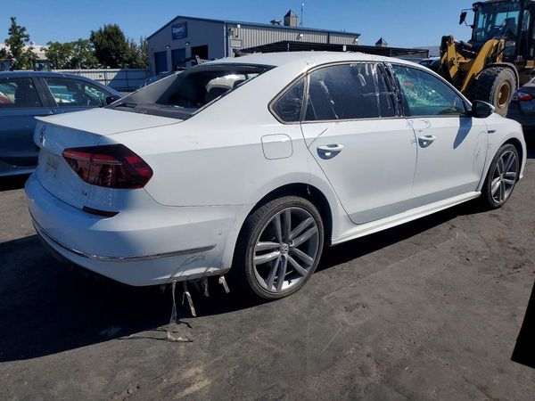 2018 VOLKSWAGEN PASSAT S, R-Line