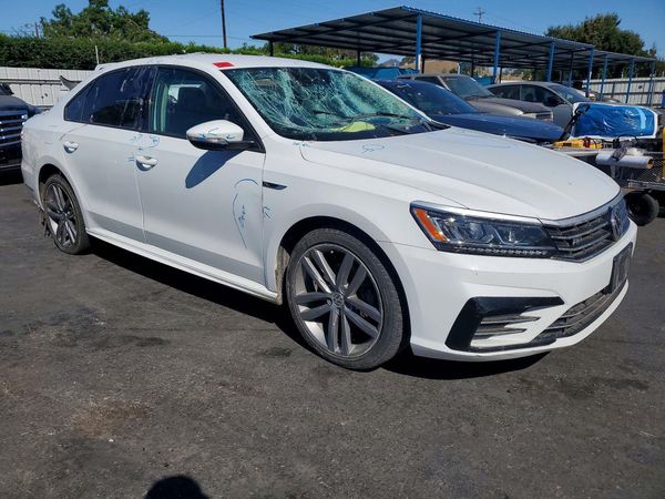 2018 VOLKSWAGEN PASSAT S, R-Line
