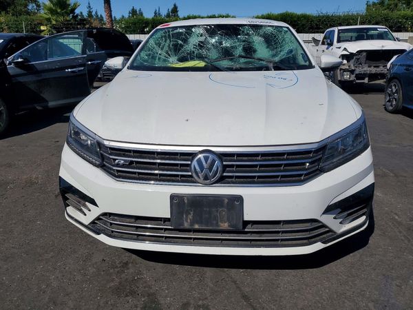 2018 VOLKSWAGEN PASSAT S, R-Line