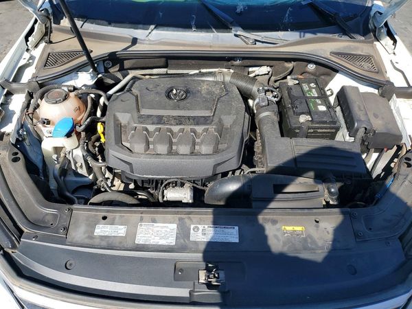 2018 VOLKSWAGEN PASSAT S, R-Line