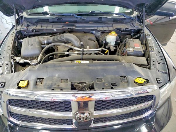2016 RAM 1500 SLT