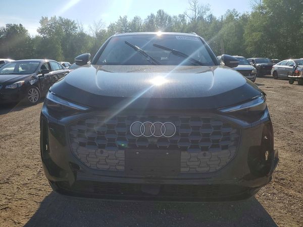 2025 AUDI Q5 quattro Premium